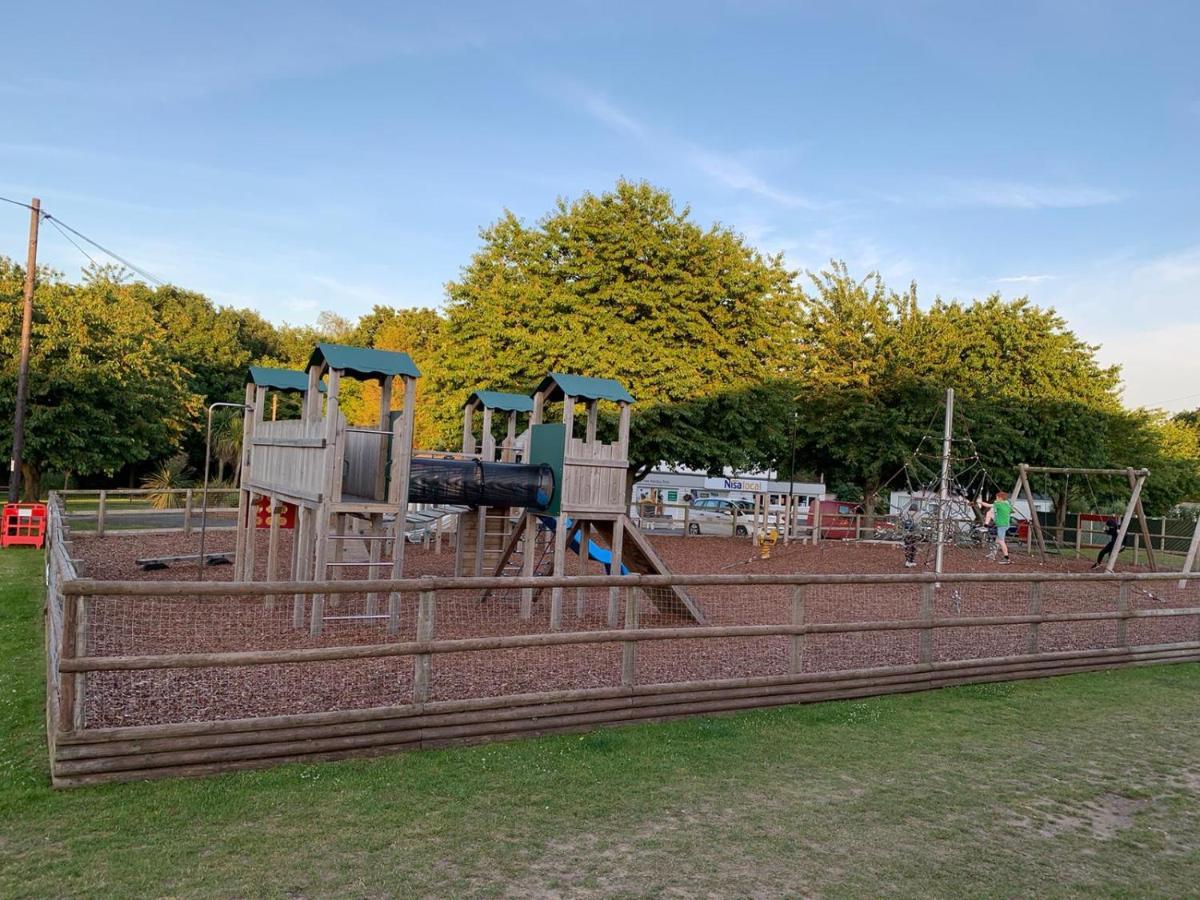 Norfolk Caravan Staycation Pet Friendly Belton with Browston Экстерьер фото